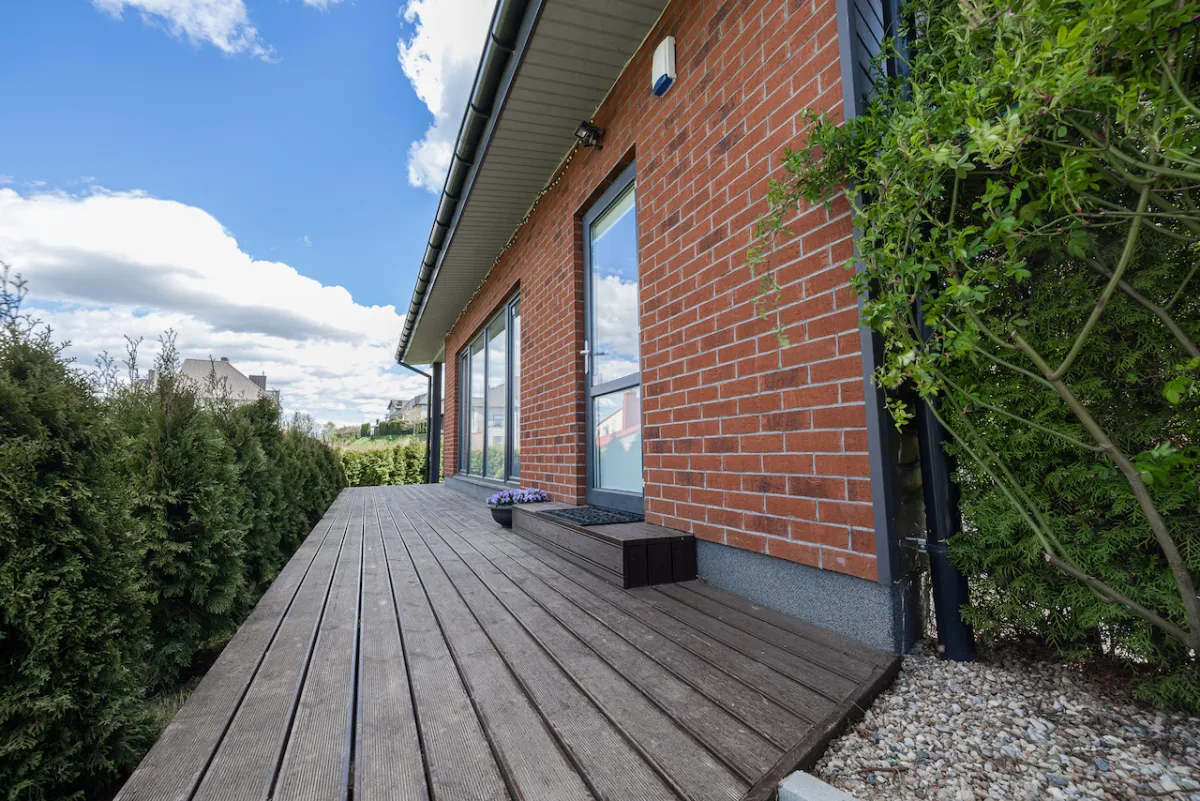 Six-person cabin with terrace, sauna, and hot tub — Dharma Stay (34)