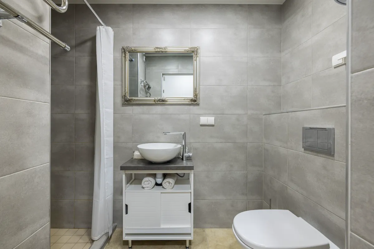 Apartments 2-7 — Dharma Stay (3)