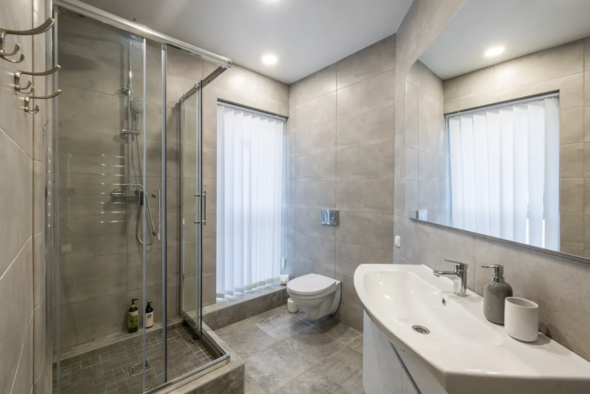 Six-bed apartments 3-6 — Dharma Stay (3)