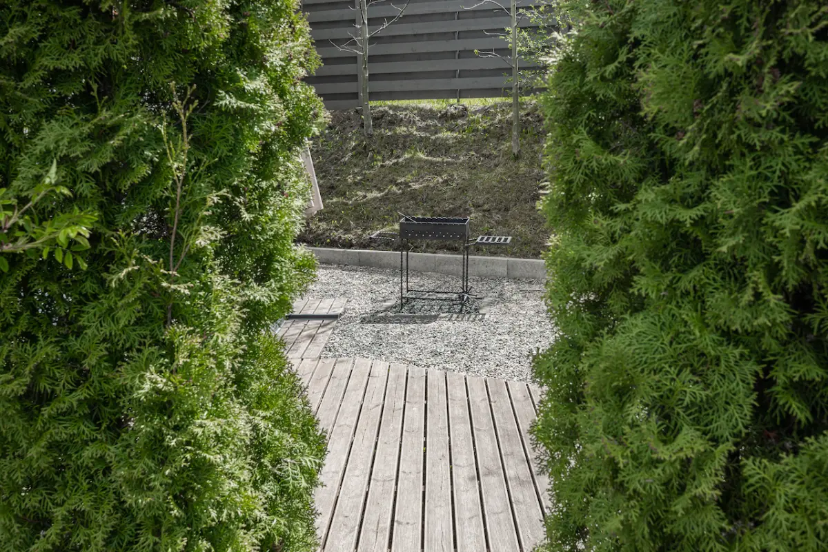Six-person cabin with terrace, sauna, and hot tub — Dharma Stay (35)