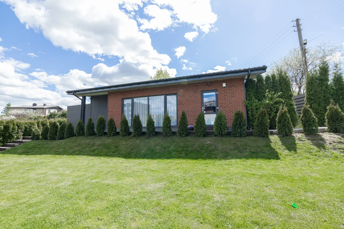 Six-person cabin with terrace, sauna, and hot tub — Dharma Stay (20)